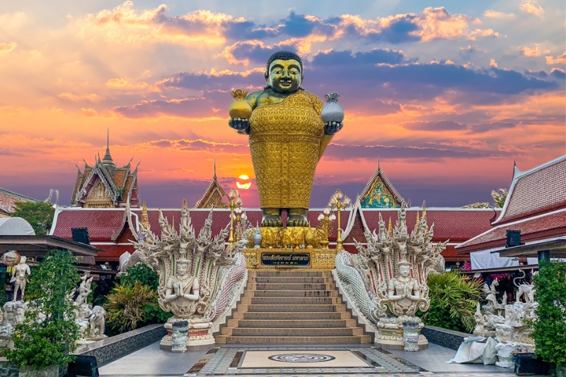 พระสังกัจจายน์มหาลาภ ปางยืน