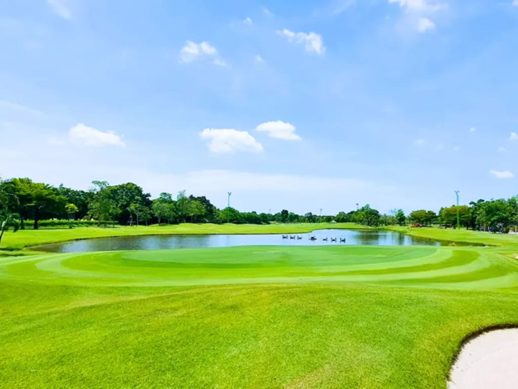 กรีนวัลเล่ย์ คันทรีคลับ (Green Valley Country Club)