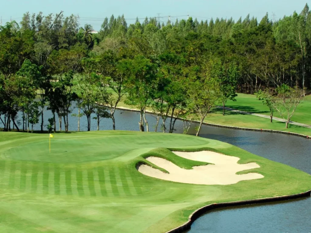 สนามกอล์ฟ เมืองแก้ว (Muang Kaew Golf Course)