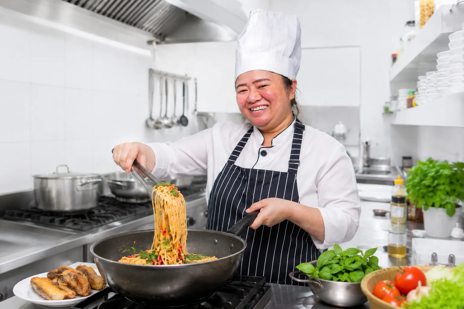 สปาเก็ตตี้ขี้เมาปลาสลิดบางบ่อ เมนูฟิวชัน | Maysaya Cafe at Maybis Hotel